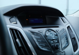 Подержанный автомобиль Ford Focus Sedan 2011 года (13 фото)