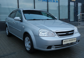 Подержанный автомобиль Chevrolet Lacetti Sedan 2007 года (7 фото)