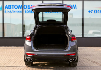 Подержанный автомобиль Geely Tugella 2024 года (21 фото)