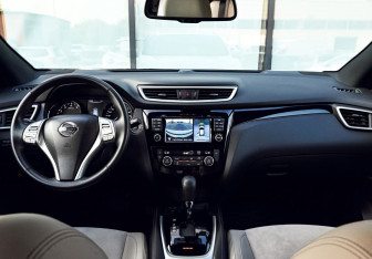 Подержанный автомобиль Nissan Qashqai 2016 года (19 фото)