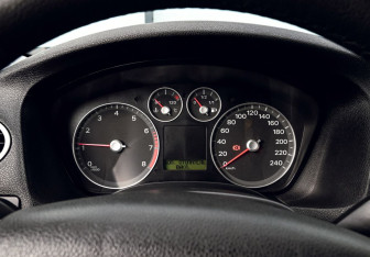 Подержанный автомобиль Ford Focus Sedan 2007 года (9 фото)