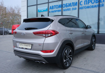 Подержанный автомобиль Hyundai Tucson 2016 года (5 фото)