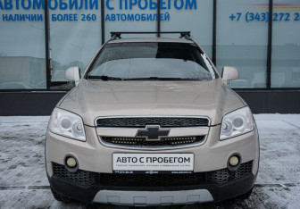 Подержанный автомобиль Chevrolet Captiva 2007 года (8 фото)