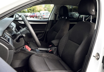 Подержанный автомобиль Skoda Octavia Liftback 2020 года (14 фото)