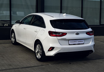 Подержанный автомобиль Kia Ceed Hatchback 2019 года (3 фото)