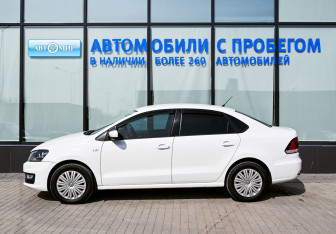 Подержанный автомобиль Volkswagen Polo Sedan 2015 года (2 фото)
