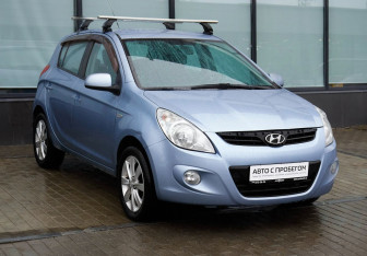 Подержанный автомобиль Hyundai i20 2010 года (7 фото)