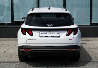 Подержанный автомобиль Hyundai Tucson 2023 года (4 фото)