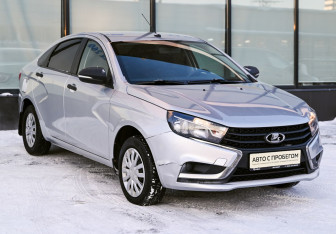 Подержанный автомобиль LADA (ВАЗ) Vesta Sedan 2019 года (7 фото)