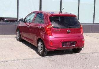 Подержанный автомобиль Kia Picanto 2014 года (3 фото)